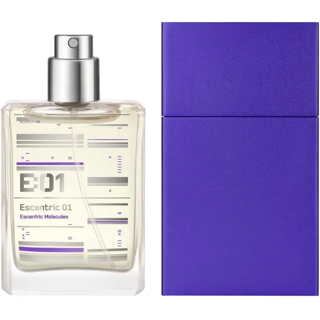 Escentric Molecules Escentric 01 cased