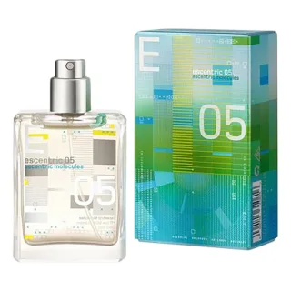 Escentric Molecules Escentric 05 cased