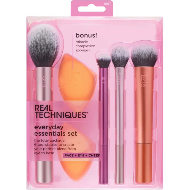 Real Techniques Everyday Essentials With Bonus Miracle Complexion Sponge
