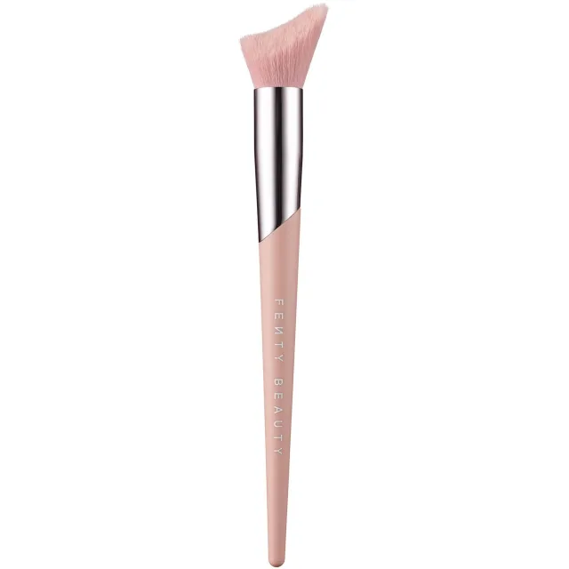 Fenty Beauty Cheek-Hugging Highlight Brush