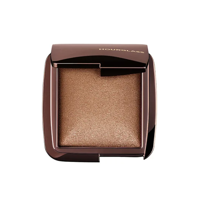 Hourglass Ambient Lighting Powder Eternal Light