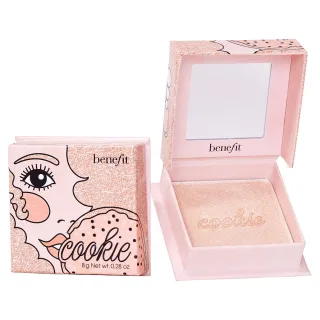 Benefit Cookie – Highlighter i puderform med varmt, gyllene glow Cookie