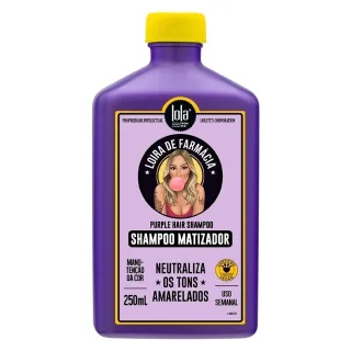 Lola from Rio Loira De Farmácia Toning Shampoo