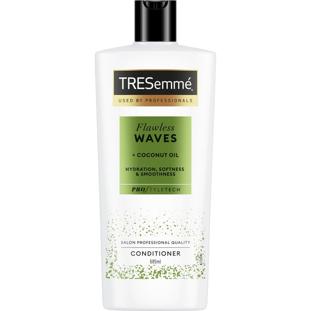 TRESemmé Flawless Waves Balsam 685 ml