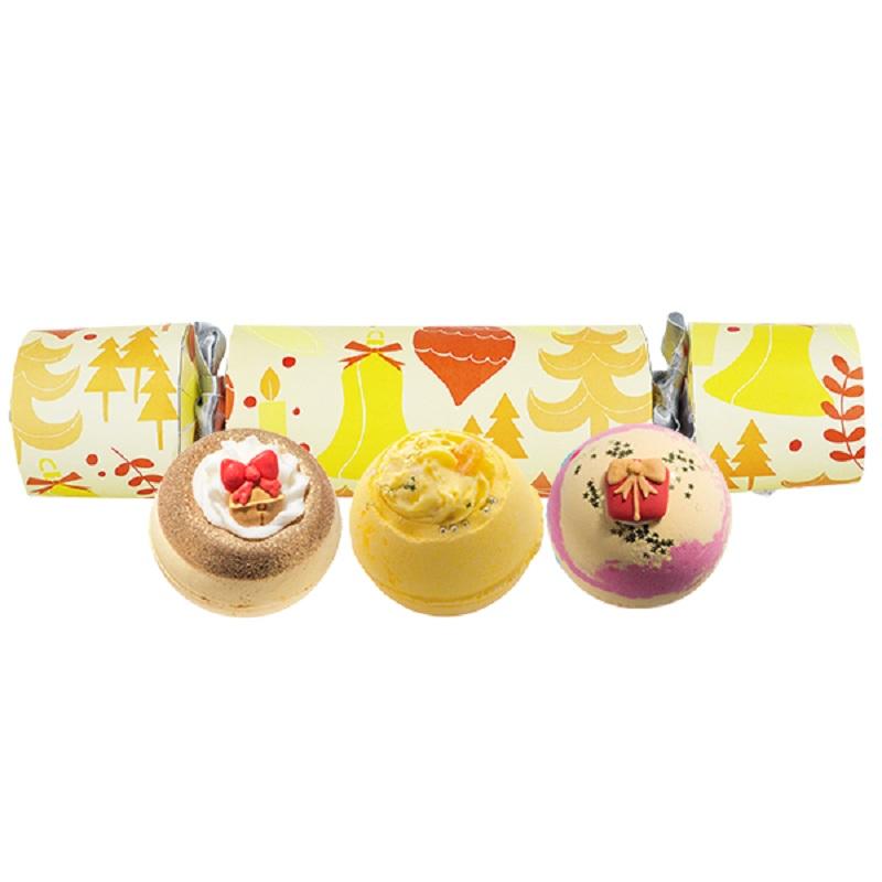 Bomb Cosmetics Baby it's Gold outside Cracker