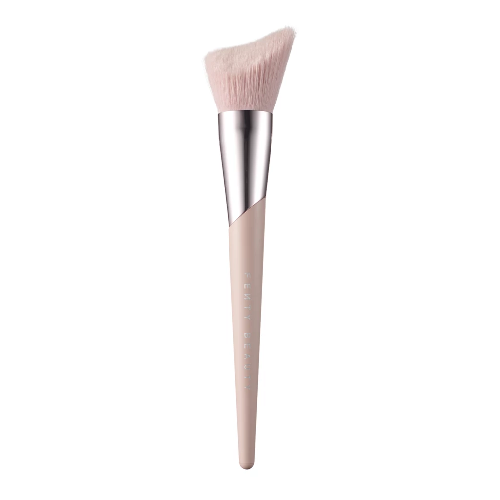 Cheek-Hugging Bronzer Brush 190